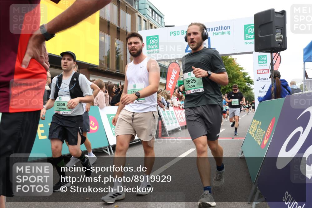 21.09.2025 - PSD Bank Halbmarathon Strokosch-Dieckow http://msf.ph/oto/8919929 21.09.2025 11:53:43 Ziel 1254, 1366, 1724, 2199, 2246, 2309, 2401, 2537, 2552, 2625, 2687, 2804, 2876, 2947, 3901 meine-sportfotos.de