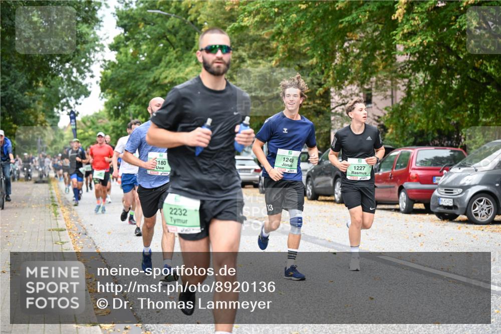 21.09.2025 - PSD Bank Halbmarathon Dr. Thomas Lammeyer http://msf.ph/oto/8920136 21.09.2025 10:38:45 Laufen 180, 2232, 13, 1248, 1227 meine-sportfotos.de