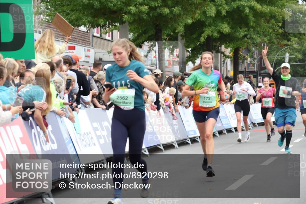 21.09.2025 - PSD Bank Halbmarathon Strokosch-Dieckow http://msf.ph/oto/8920298 21.09.2025 11:54:32 Ziel 1633, 1731, 2300, 2318, 2320, 2562, 3944 meine-sportfotos.de