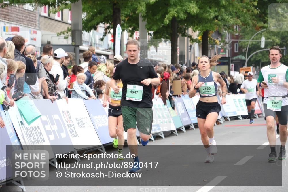21.09.2025 - PSD Bank Halbmarathon Strokosch-Dieckow http://msf.ph/oto/8920417 21.09.2025 11:54:53 Ziel 1069, 1135, 1569, 2164, 2866, 3349, 4028, 4047 meine-sportfotos.de