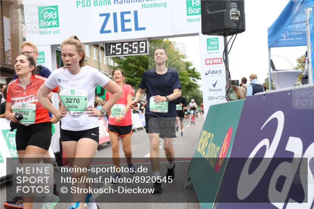 21.09.2025 - PSD Bank Halbmarathon Strokosch-Dieckow http://msf.ph/oto/8920545 21.09.2025 11:55:23 Ziel 1078, 1528, 1814, 2107, 2161, 2275, 2348, 2435, 2500, 2568, 2690, 2952, 3270, 3958, 3968 meine-sportfotos.de
