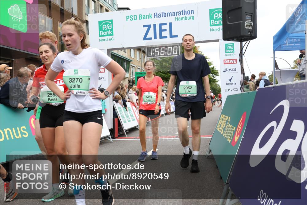 21.09.2025 - PSD Bank Halbmarathon Strokosch-Dieckow http://msf.ph/oto/8920549 21.09.2025 11:55:23 Ziel 1078, 1528, 1814, 2107, 2161, 2275, 2348, 2435, 2500, 2568, 2690, 2952, 3270, 3958, 3968 meine-sportfotos.de