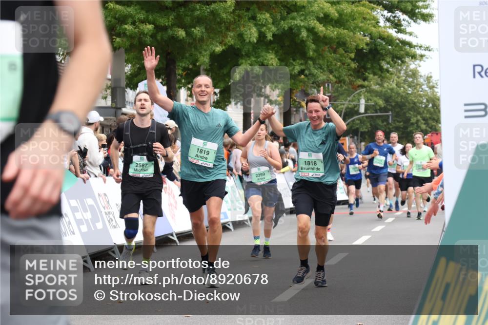 21.09.2025 - PSD Bank Halbmarathon Strokosch-Dieckow http://msf.ph/oto/8920678 21.09.2025 11:55:49 Ziel 1134, 1818, 1819, 2273, 2399, 2587, 2673, 2680, 2862 meine-sportfotos.de