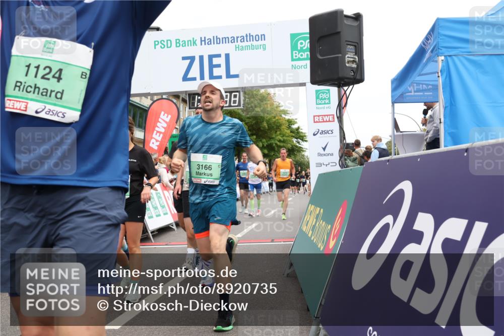 21.09.2025 - PSD Bank Halbmarathon Strokosch-Dieckow http://msf.ph/oto/8920735 21.09.2025 11:56:01 Ziel 1124, 1273, 1536, 1568, 2210, 2218, 2399, 2456, 2488, 2636, 2642, 2678, 2901, 3166, 3959 meine-sportfotos.de