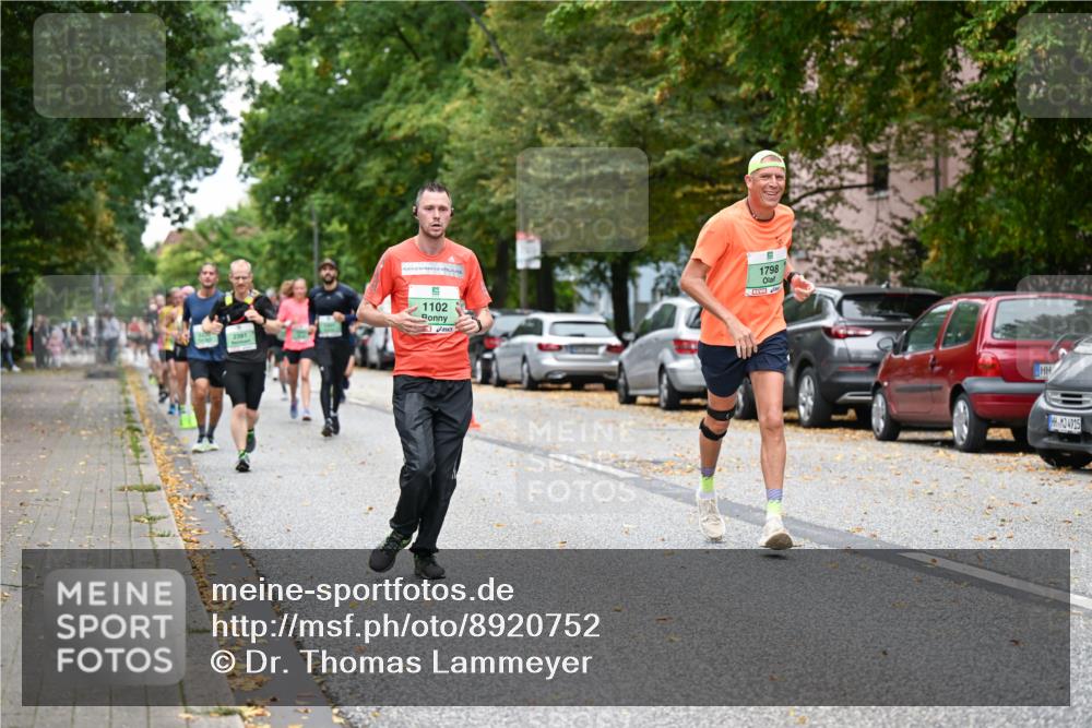 21.09.2025 - PSD Bank Halbmarathon Dr. Thomas Lammeyer http://msf.ph/oto/8920752 21.09.2025 10:39:50 Laufen 1102, 2391, 1798, 4915 meine-sportfotos.de
