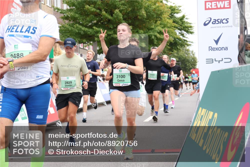 21.09.2025 - PSD Bank Halbmarathon Strokosch-Dieckow http://msf.ph/oto/8920756 21.09.2025 11:56:06 Ziel 1038, 1124, 1133, 1273, 1536, 1568, 2218, 2323, 2456, 2488, 2535, 2626, 2636, 2678, 2792, 2829, 2901, 3100, 3166, 3903, 4062 meine-sportfotos.de