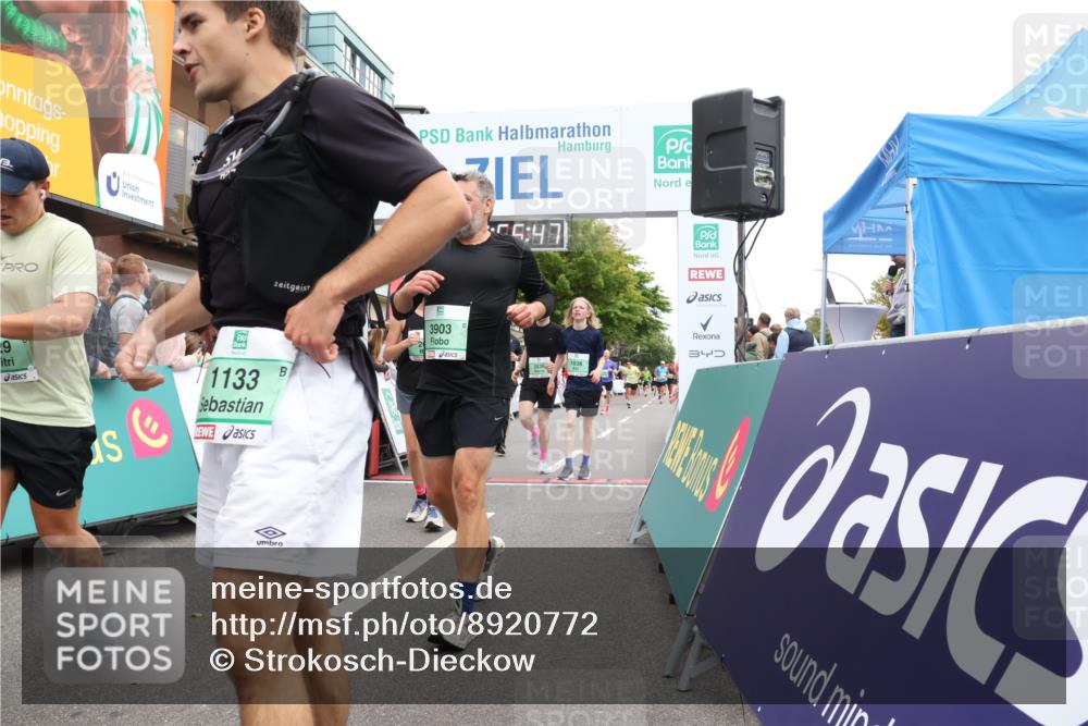 21.09.2025 - PSD Bank Halbmarathon Strokosch-Dieckow http://msf.ph/oto/8920772 21.09.2025 11:56:10 Ziel 1038, 1133, 1273, 1536, 1615, 2187, 2323, 2488, 2535, 2626, 2678, 2792, 2829, 3100, 3903, 3996, 4062 meine-sportfotos.de