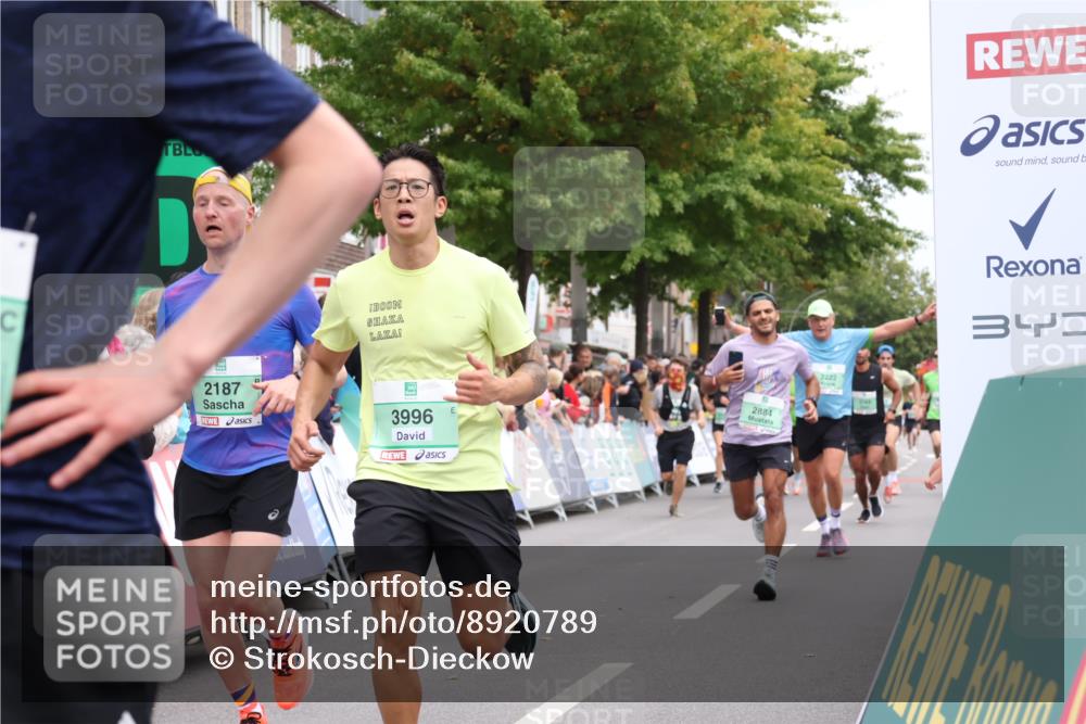 21.09.2025 - PSD Bank Halbmarathon Strokosch-Dieckow http://msf.ph/oto/8920789 21.09.2025 11:56:15 Ziel 1038, 1133, 1615, 2187, 2222, 2323, 2535, 2626, 2792, 2829, 2884, 3743, 3903, 3996, 4013, 4062 meine-sportfotos.de