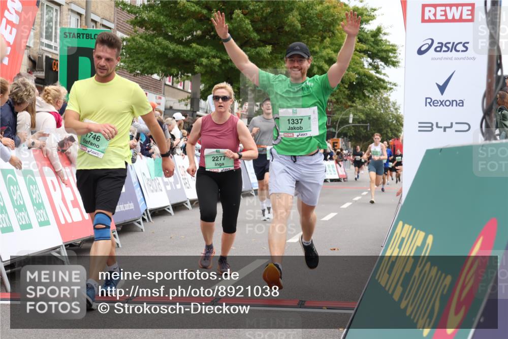 21.09.2025 - PSD Bank Halbmarathon Strokosch-Dieckow http://msf.ph/oto/8921038 21.09.2025 11:57:20 Ziel 1337, 1746, 1959, 2197, 2277, 2649, 3110, 4025 meine-sportfotos.de