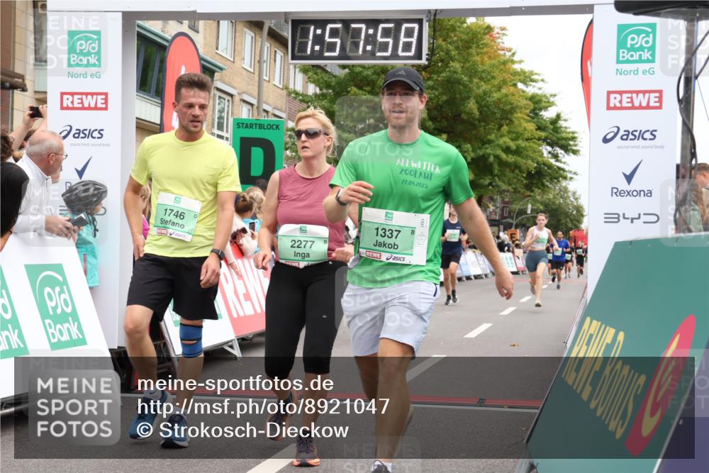 21.09.2025 - PSD Bank Halbmarathon Strokosch-Dieckow http://msf.ph/oto/8921047 21.09.2025 11:57:21 Ziel 1337, 1746, 2277, 2465, 2649, 3110, 4025 meine-sportfotos.de