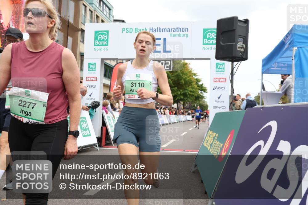 21.09.2025 - PSD Bank Halbmarathon Strokosch-Dieckow http://msf.ph/oto/8921063 21.09.2025 11:57:25 Ziel 1337, 1746, 2277, 2465, 2649, 3110, 4025 meine-sportfotos.de