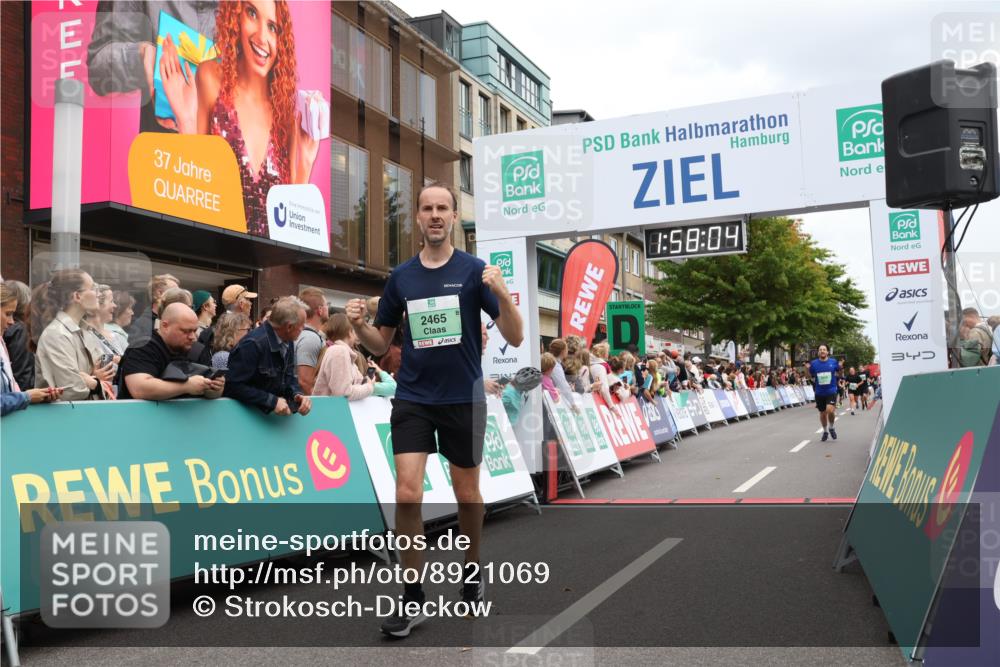 21.09.2025 - PSD Bank Halbmarathon Strokosch-Dieckow http://msf.ph/oto/8921069 21.09.2025 11:57:27 Ziel 1337, 1746, 2277, 2465, 3110, 4025, 4059 meine-sportfotos.de