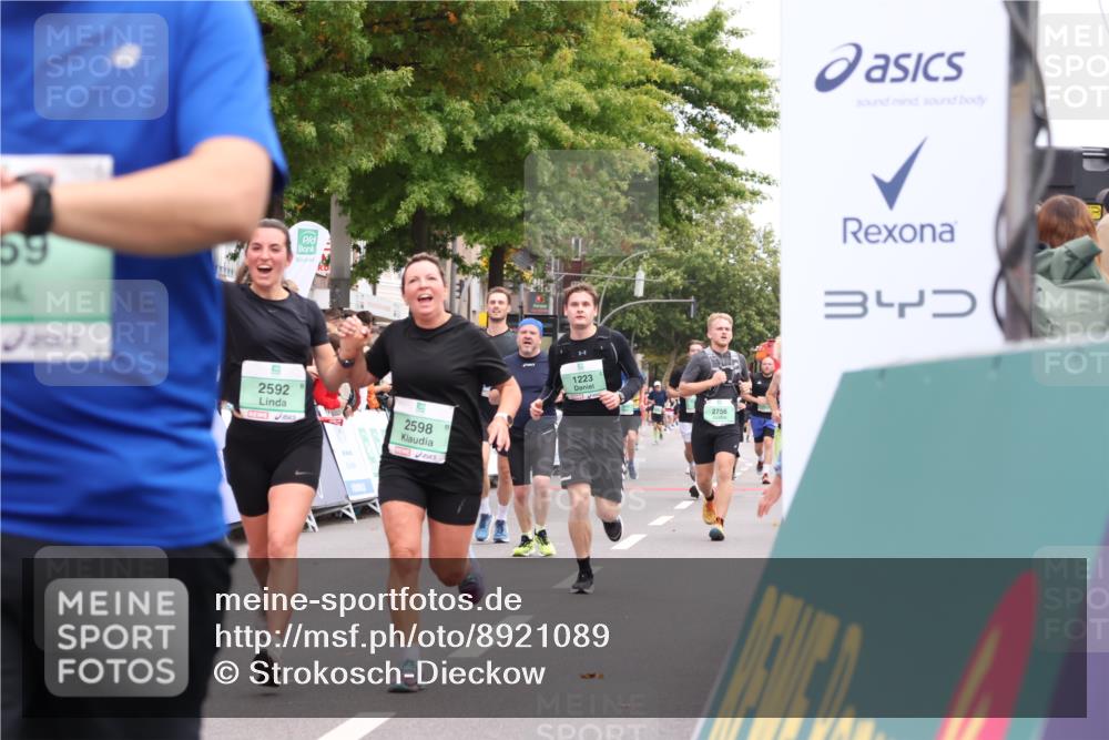 21.09.2025 - PSD Bank Halbmarathon Strokosch-Dieckow http://msf.ph/oto/8921089 21.09.2025 11:57:32 Ziel 1223, 2465, 2592, 2598, 4059 meine-sportfotos.de