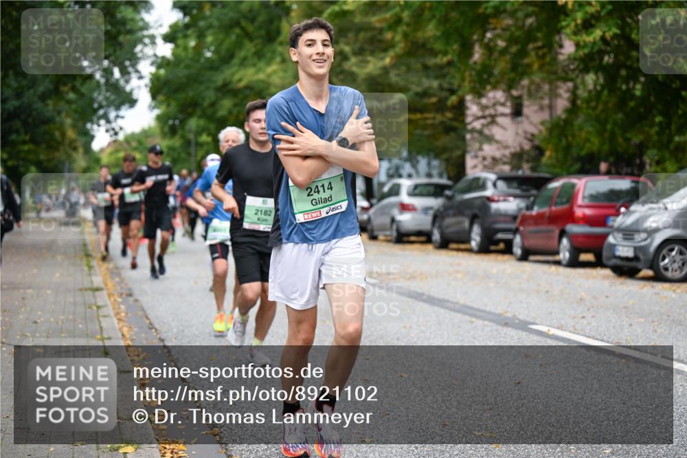 21.09.2025 - PSD Bank Halbmarathon Dr. Thomas Lammeyer http://msf.ph/oto/8921102 21.09.2025 10:40:32 Laufen 2414, 2182 meine-sportfotos.de
