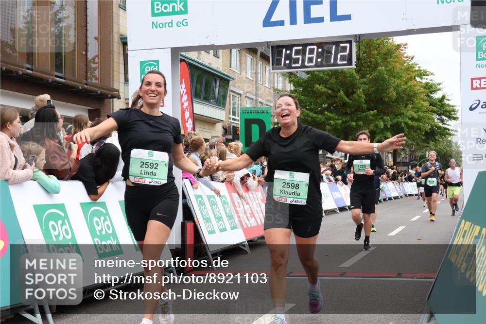 21.09.2025 - PSD Bank Halbmarathon Strokosch-Dieckow http://msf.ph/oto/8921103 21.09.2025 11:57:35 Ziel 1223, 2319, 2592, 2598, 2756, 3945, 4059 meine-sportfotos.de