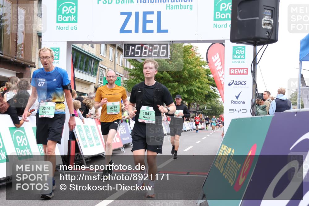 21.09.2025 - PSD Bank Halbmarathon Strokosch-Dieckow http://msf.ph/oto/8921171 21.09.2025 11:57:49 Ziel 1397, 1547, 1693, 2244, 2379, 2775 meine-sportfotos.de