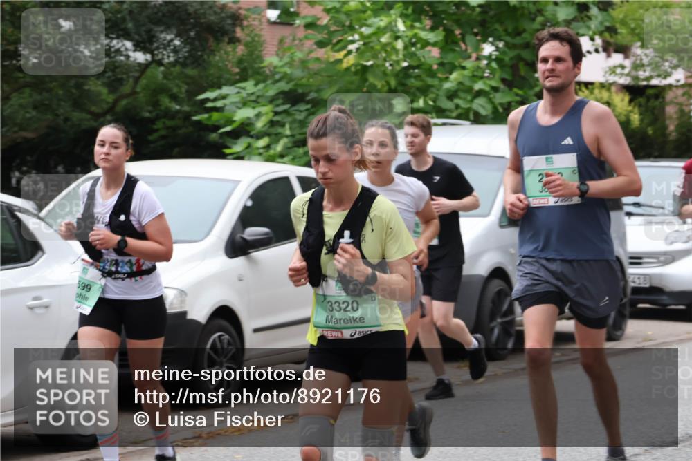 21.09.2025 - PSD Bank Halbmarathon Luisa Fischer http://msf.ph/oto/8921176 21.09.2025 12:03:18 Laufen 599, 3320 meine-sportfotos.de