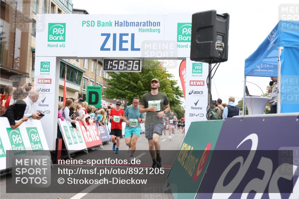 21.09.2025 - PSD Bank Halbmarathon Strokosch-Dieckow http://msf.ph/oto/8921205 21.09.2025 11:57:59 Ziel 2379, 2586, 2836, 3375, 4024, 4039 meine-sportfotos.de