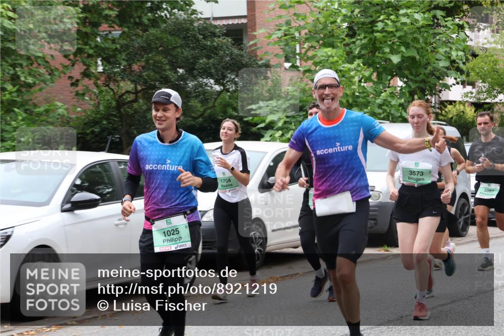 21.09.2025 - PSD Bank Halbmarathon Luisa Fischer http://msf.ph/oto/8921219 21.09.2025 12:03:24 Laufen 1704, 1025, 3573, 3097 meine-sportfotos.de