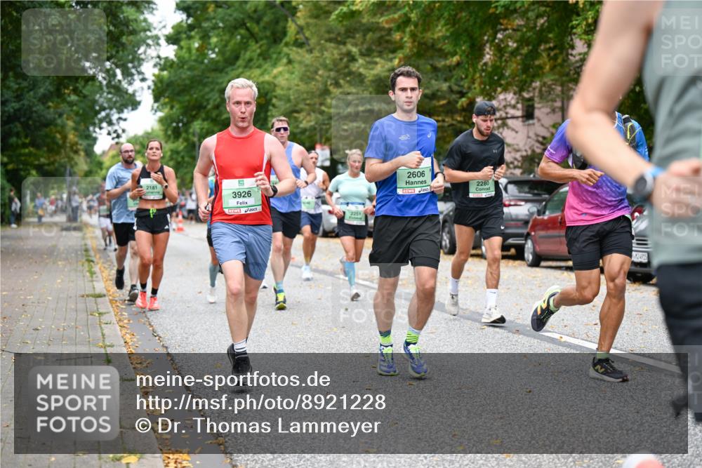 21.09.2025 - PSD Bank Halbmarathon Dr. Thomas Lammeyer http://msf.ph/oto/8921228 21.09.2025 10:40:42 Laufen 2181, 3926, 2251, 2606, 2280, 4925 meine-sportfotos.de