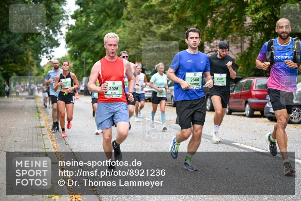 21.09.2025 - PSD Bank Halbmarathon Dr. Thomas Lammeyer http://msf.ph/oto/8921236 21.09.2025 10:40:42 Laufen 2181, 3926, 2606, 2280 meine-sportfotos.de