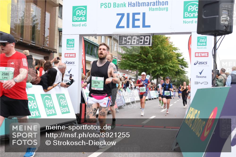 21.09.2025 - PSD Bank Halbmarathon Strokosch-Dieckow http://msf.ph/oto/8921255 21.09.2025 11:58:03 Ziel 1158, 1411, 2282, 2546, 2586, 2836, 3375, 4024, 4039 meine-sportfotos.de