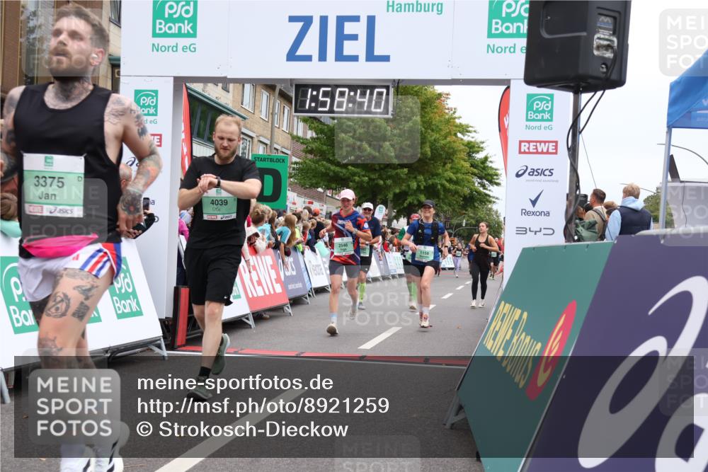 21.09.2025 - PSD Bank Halbmarathon Strokosch-Dieckow http://msf.ph/oto/8921259 21.09.2025 11:58:03 Ziel 1158, 1411, 2282, 2546, 2586, 2836, 3375, 4024, 4039 meine-sportfotos.de