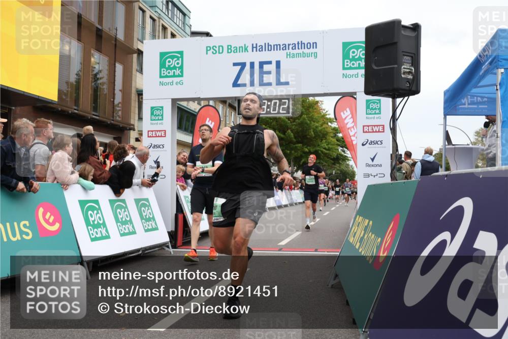21.09.2025 - PSD Bank Halbmarathon Strokosch-Dieckow http://msf.ph/oto/8921451 21.09.2025 11:58:25 Ziel 1348, 1611, 2619, 2740, 2910, 3080 meine-sportfotos.de