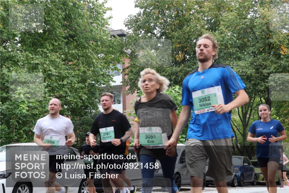 21.09.2025 - PSD Bank Halbmarathon Luisa Fischer http://msf.ph/oto/8921458 21.09.2025 12:04:36 Laufen 2208, 2, 05, 3781, 3051, 3052, 3418 meine-sportfotos.de