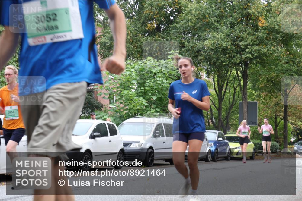 21.09.2025 - PSD Bank Halbmarathon Luisa Fischer http://msf.ph/oto/8921464 21.09.2025 12:04:37 Laufen 3253, 3052, 1925, 1637 meine-sportfotos.de