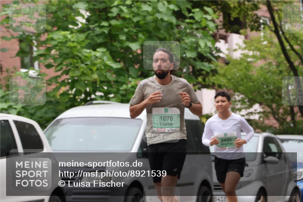 21.09.2025 - PSD Bank Halbmarathon Luisa Fischer http://msf.ph/oto/8921539 21.09.2025 12:05:07 Laufen 1070, 3425, 8418 meine-sportfotos.de