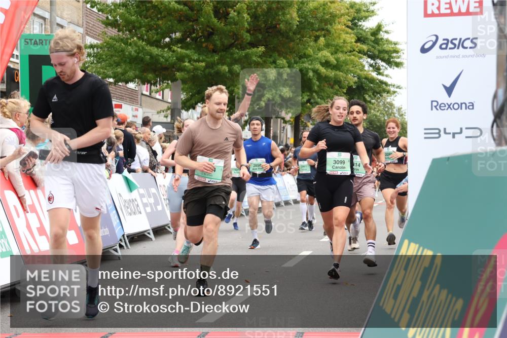 21.09.2025 - PSD Bank Halbmarathon Strokosch-Dieckow http://msf.ph/oto/8921551 21.09.2025 11:58:36 Ziel 1197, 1275, 1276, 1322, 1610, 2289, 2343, 2637, 2832, 2858, 3032, 3092, 3099, 3170, 3314, 3960, 4044 meine-sportfotos.de