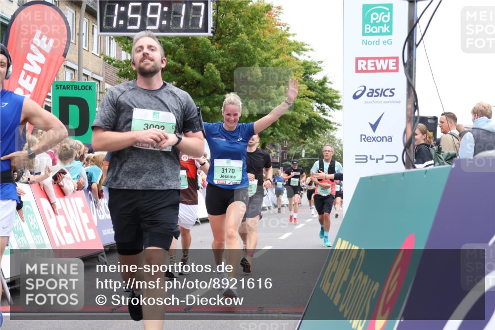 21.09.2025 - PSD Bank Halbmarathon Strokosch-Dieckow http://msf.ph/oto/8921616 21.09.2025 11:58:41 Ziel 1197, 1275, 1276, 1610, 2289, 2324, 2622, 2826, 2832, 2858, 2961, 3032, 3092, 3099, 3170, 3314, 3960, 4044 meine-sportfotos.de