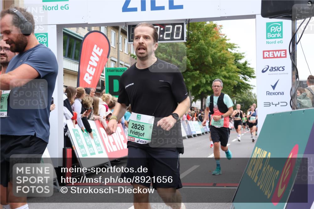 21.09.2025 - PSD Bank Halbmarathon Strokosch-Dieckow http://msf.ph/oto/8921656 21.09.2025 11:58:43 Ziel 1107, 1197, 1275, 1276, 1610, 2289, 2324, 2482, 2622, 2826, 2832, 2858, 2961, 3032, 3092, 3099, 3170, 3301, 3314, 3960, 4044 meine-sportfotos.de