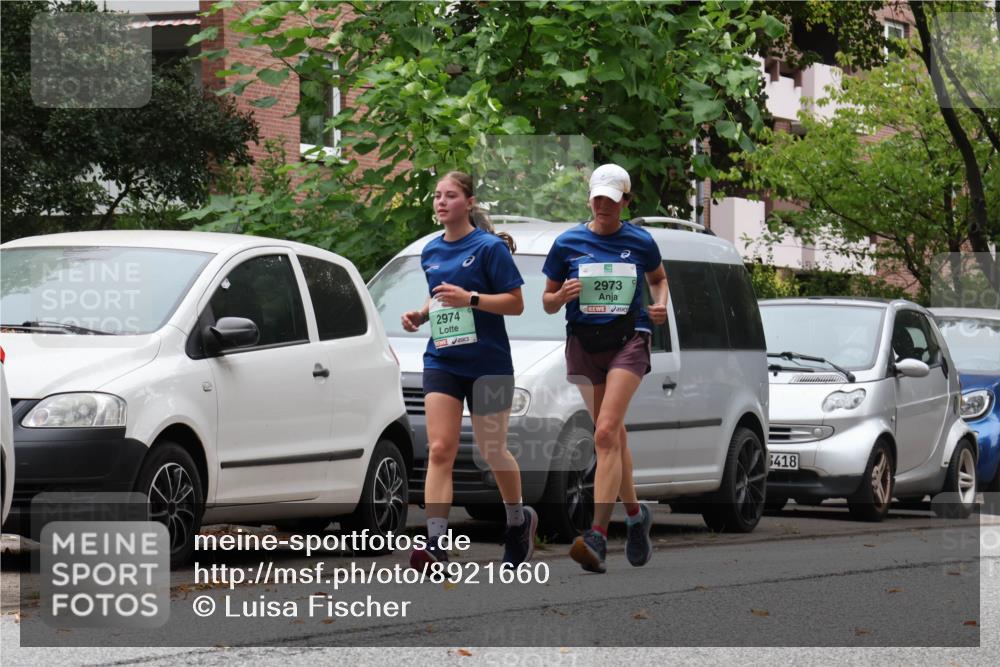21.09.2025 - PSD Bank Halbmarathon Luisa Fischer http://msf.ph/oto/8921660 21.09.2025 12:06:03 Laufen 2974, 29739, 6418 meine-sportfotos.de