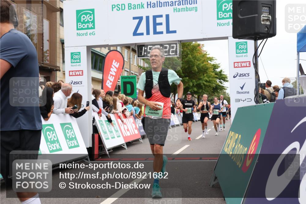 21.09.2025 - PSD Bank Halbmarathon Strokosch-Dieckow http://msf.ph/oto/8921682 21.09.2025 11:58:45 Ziel 1107, 1197, 1275, 1276, 1610, 2289, 2324, 2482, 2622, 2826, 2858, 2961, 3032, 3092, 3099, 3170, 3301, 3314, 3521, 4044 meine-sportfotos.de