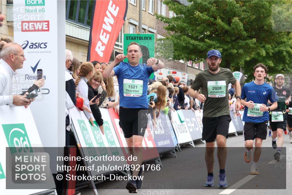 21.09.2025 - PSD Bank Halbmarathon Strokosch-Dieckow http://msf.ph/oto/8921766 21.09.2025 11:58:52 Ziel 1107, 1128, 1521, 2482, 2622, 2660, 2928, 3198, 3301, 3356, 3521 meine-sportfotos.de