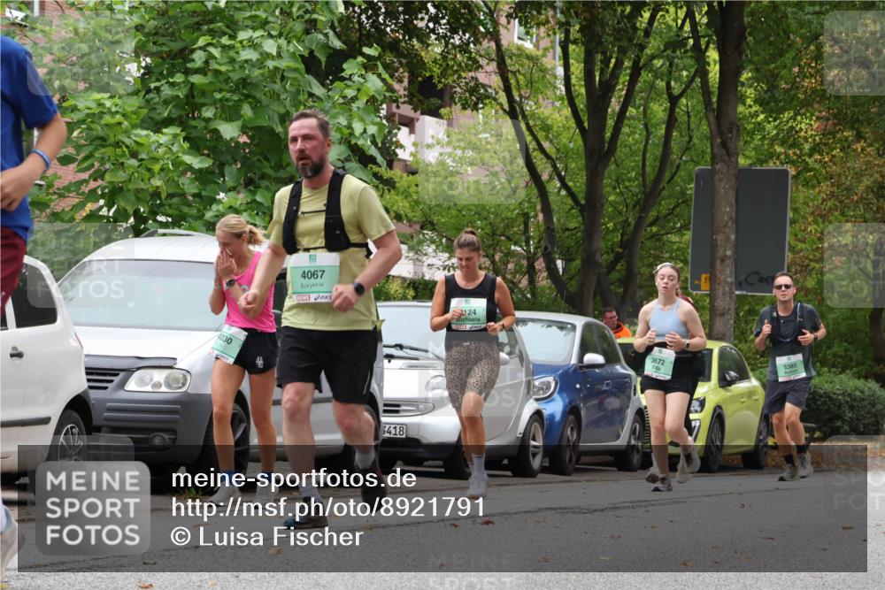 21.09.2025 - PSD Bank Halbmarathon Luisa Fischer http://msf.ph/oto/8921791 21.09.2025 12:06:47 Laufen 4030, 4067, 124, 418, 3672, 3385 meine-sportfotos.de
