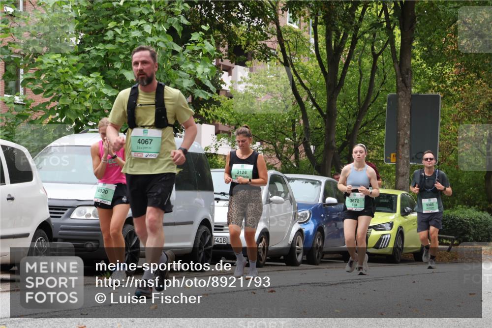 21.09.2025 - PSD Bank Halbmarathon Luisa Fischer http://msf.ph/oto/8921793 21.09.2025 12:06:47 Laufen 4030, 4067, 418, 3124, 3672, 3385 meine-sportfotos.de