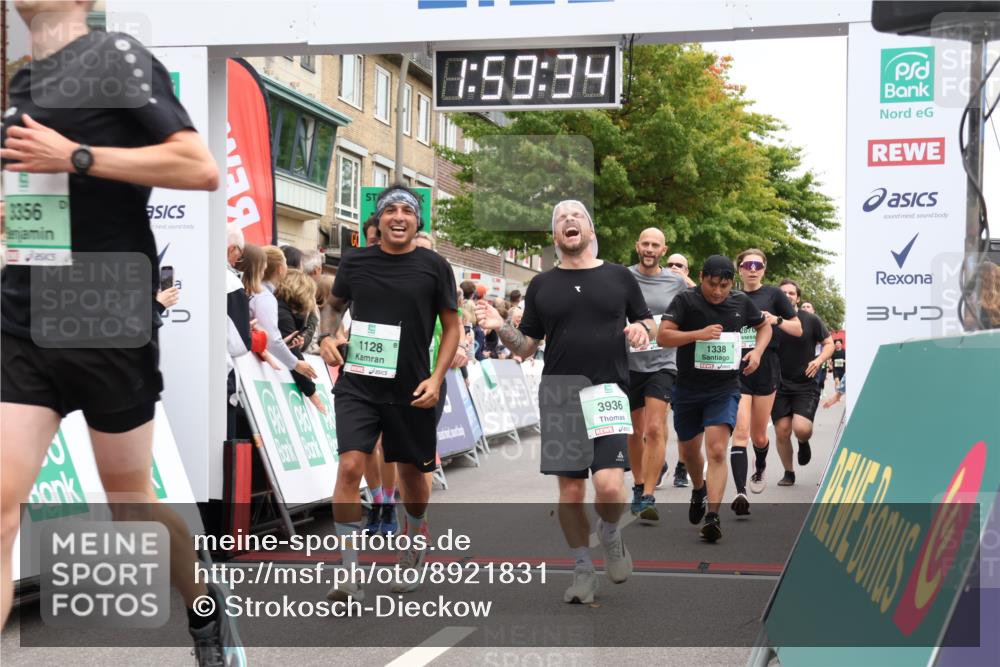 21.09.2025 - PSD Bank Halbmarathon Strokosch-Dieckow http://msf.ph/oto/8921831 21.09.2025 11:58:57 Ziel 1122, 1128, 1338, 1521, 1531, 1532, 2306, 2371, 2543, 2590, 2660, 2870, 2928, 3198, 3356, 3542, 3936 meine-sportfotos.de