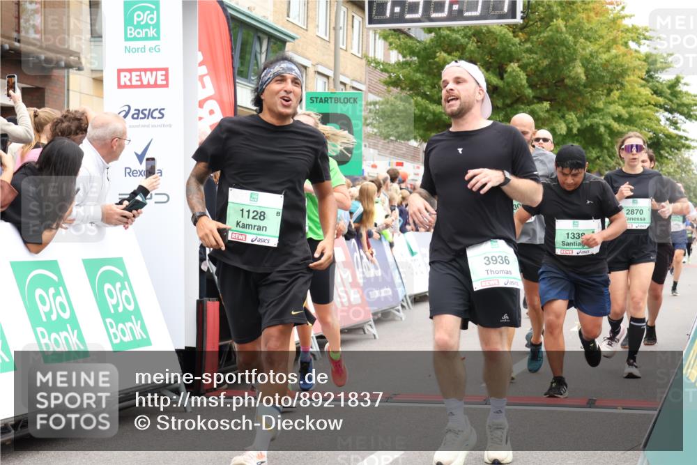 21.09.2025 - PSD Bank Halbmarathon Strokosch-Dieckow http://msf.ph/oto/8921837 21.09.2025 11:58:58 Ziel 1122, 1128, 1338, 1521, 1531, 1532, 2306, 2371, 2543, 2590, 2594, 2604, 2660, 2870, 2928, 3198, 3356, 3542, 3936 meine-sportfotos.de