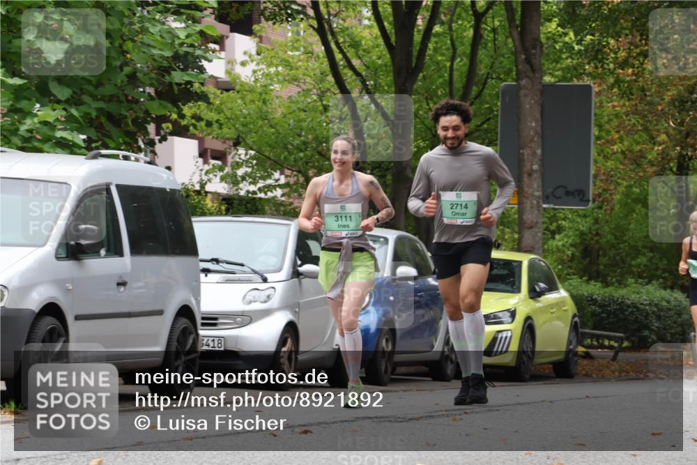 21.09.2025 - PSD Bank Halbmarathon Luisa Fischer http://msf.ph/oto/8921892 21.09.2025 12:07:01 Laufen 6418, 3111, 2714 meine-sportfotos.de