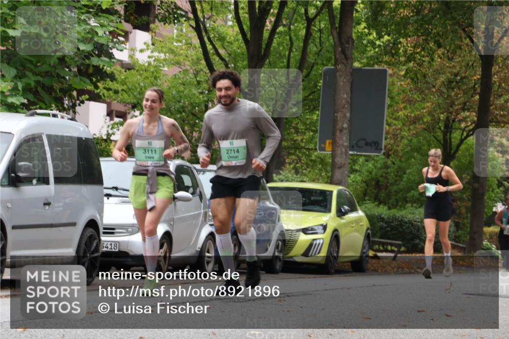 21.09.2025 - PSD Bank Halbmarathon Luisa Fischer http://msf.ph/oto/8921896 21.09.2025 12:07:02 Laufen 6418, 3111, 2714 meine-sportfotos.de