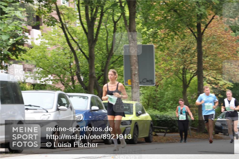 21.09.2025 - PSD Bank Halbmarathon Luisa Fischer http://msf.ph/oto/8921913 21.09.2025 12:07:05 Laufen 6418 meine-sportfotos.de