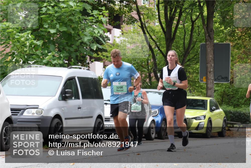 21.09.2025 - PSD Bank Halbmarathon Luisa Fischer http://msf.ph/oto/8921947 21.09.2025 12:07:11 Laufen 6418, 3296, 3562 meine-sportfotos.de