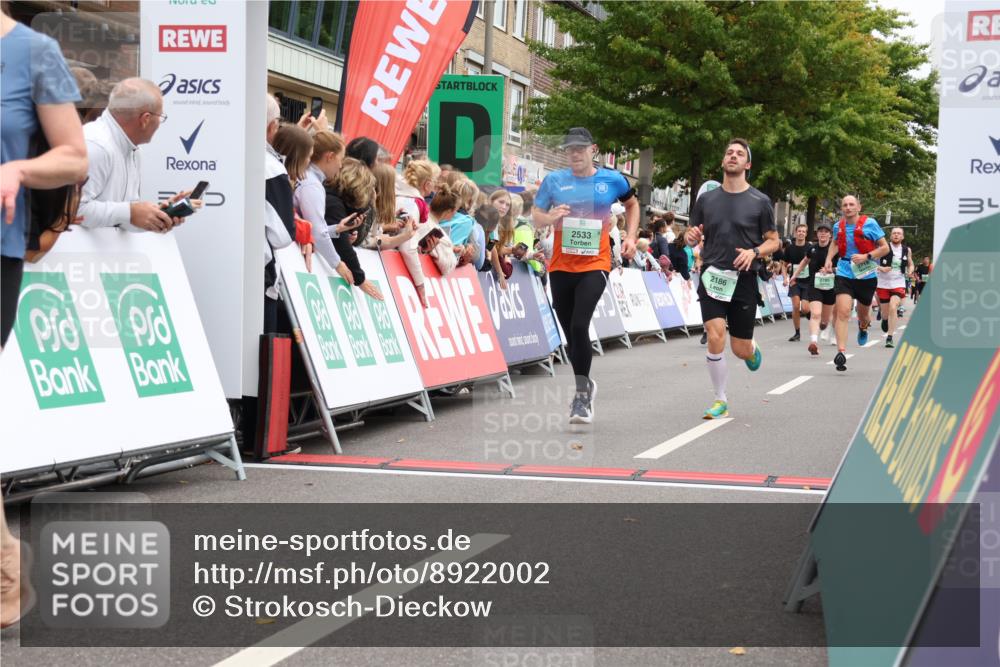 21.09.2025 - PSD Bank Halbmarathon Strokosch-Dieckow http://msf.ph/oto/8922002 21.09.2025 11:59:22 Ziel 1033, 1486, 1812, 2186, 2328, 2332, 2472, 2484, 2533, 2582, 2610, 2641, 2718, 2758, 2785, 3054 meine-sportfotos.de