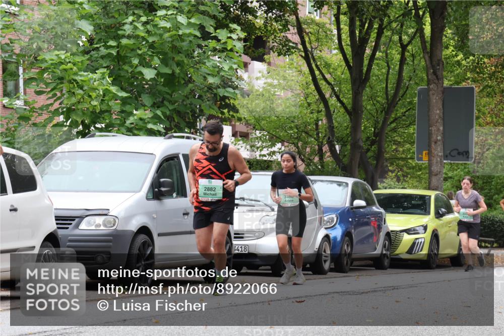 21.09.2025 - PSD Bank Halbmarathon Luisa Fischer http://msf.ph/oto/8922066 21.09.2025 12:07:43 Laufen 2882, 3460, 3418, 332 meine-sportfotos.de