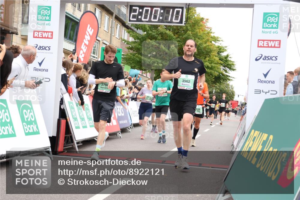 21.09.2025 - PSD Bank Halbmarathon Strokosch-Dieckow http://msf.ph/oto/8922121 21.09.2025 11:59:33 Ziel 1196, 1609, 1648, 2241, 2248, 2325, 2328, 2484, 2517, 2574, 2602, 2794, 2915, 3962 meine-sportfotos.de