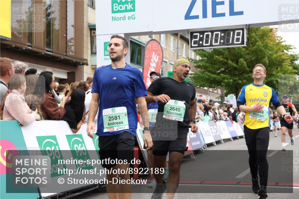21.09.2025 - PSD Bank Halbmarathon Strokosch-Dieckow http://msf.ph/oto/8922189 21.09.2025 11:59:41 Ziel 1042, 1196, 1367, 1609, 1700, 2241, 2248, 2517, 2558, 2574, 2581, 2645, 2794, 2915, 3217 meine-sportfotos.de