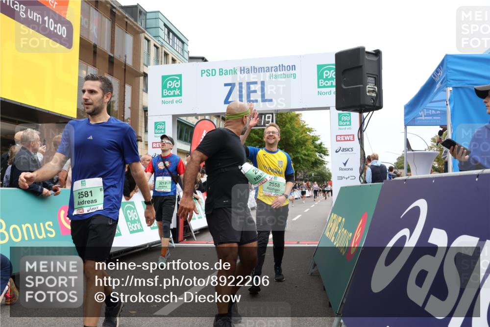 21.09.2025 - PSD Bank Halbmarathon Strokosch-Dieckow http://msf.ph/oto/8922206 21.09.2025 11:59:43 Ziel 1042, 1367, 1609, 1700, 2241, 2517, 2558, 2574, 2581, 2595, 2645, 3217 meine-sportfotos.de